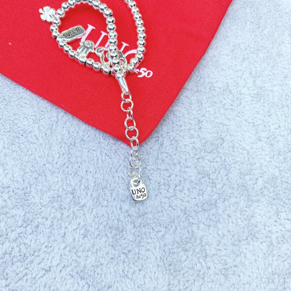 Uno de 50 Sterling silver-plated bracelet with heart, clover and hand charm - Picture 2 of 6